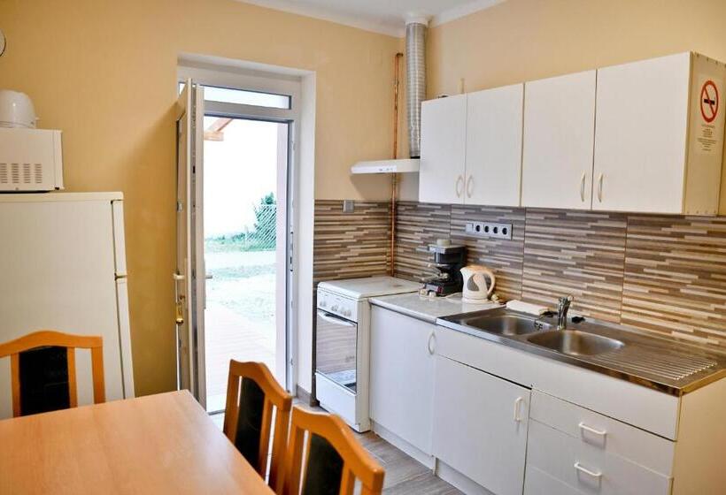 بنسيون Tömörkény Vendégház