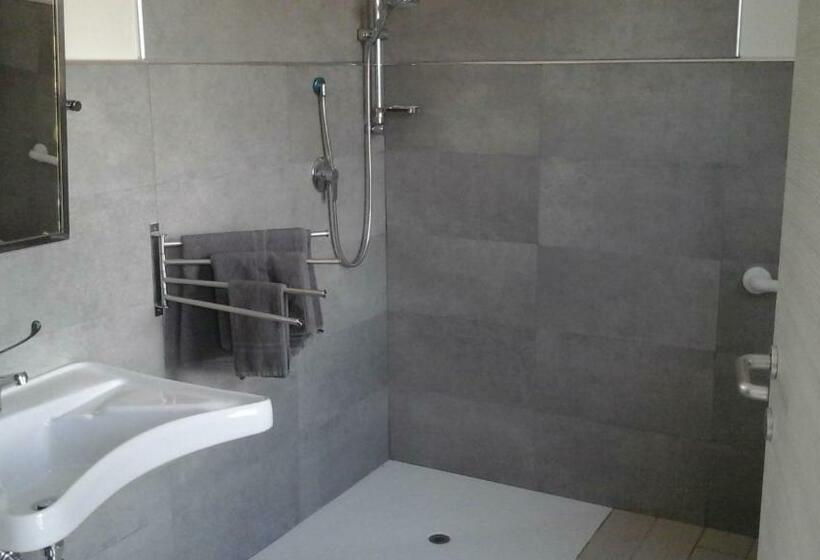 פנסיון Fgs Service Snc White Room