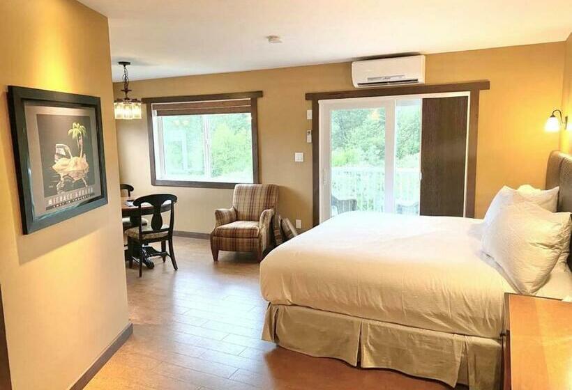 Similkameen Wild Resort & Winery Retreat