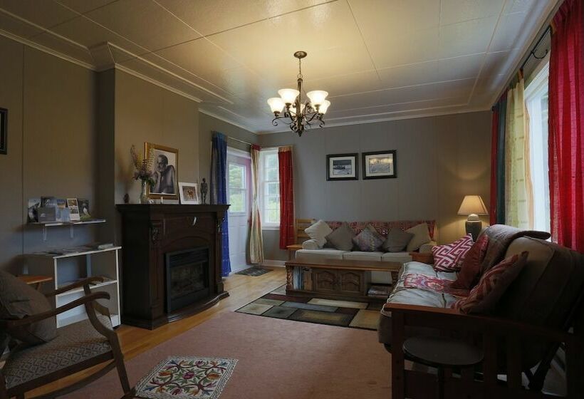 The Meems Elliston B&b