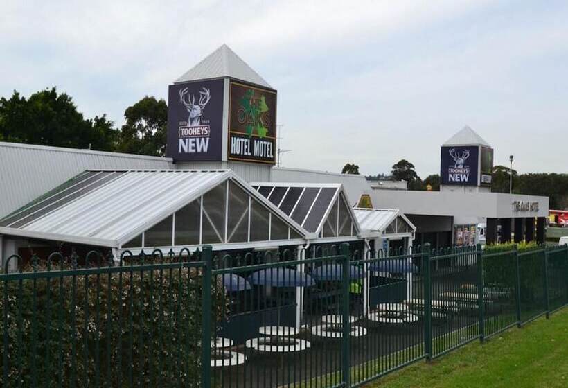 The Oaks Hotel Motel