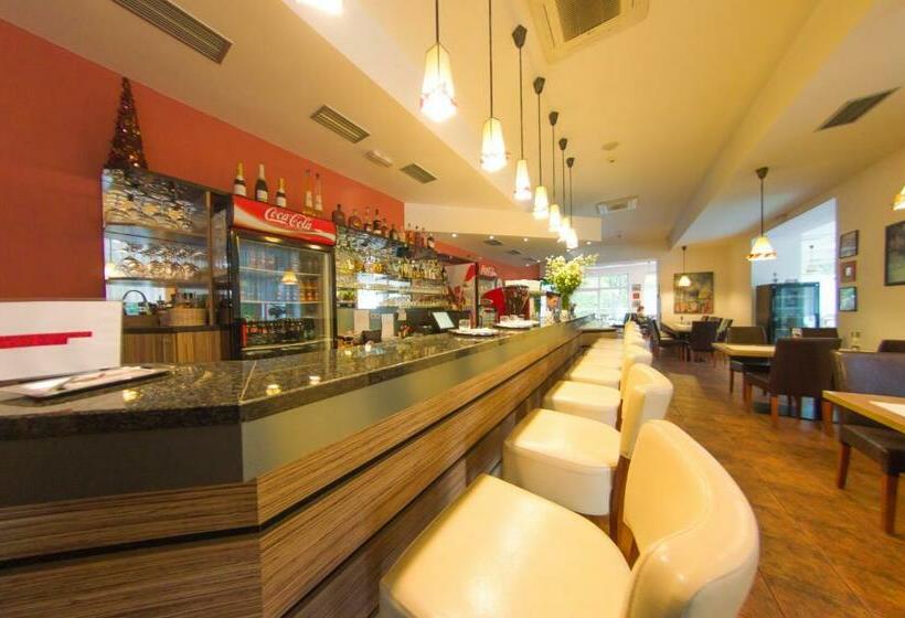 Wellness Hotel Hukvaldy Polopenze A Wellness V Ceně