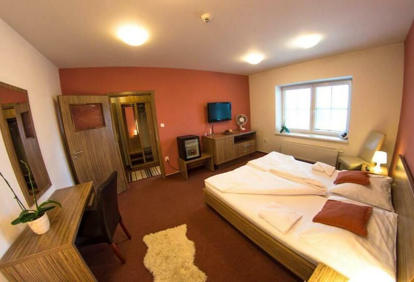 Wellness Hotel Hukvaldy Polopenze A Wellness V Ceně