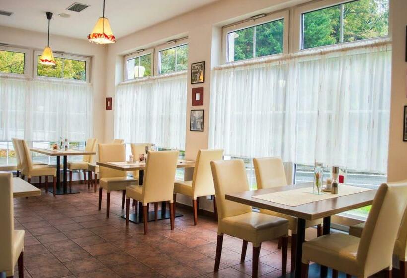 Wellness Hotel Hukvaldy Polopenze A Wellness V Ceně