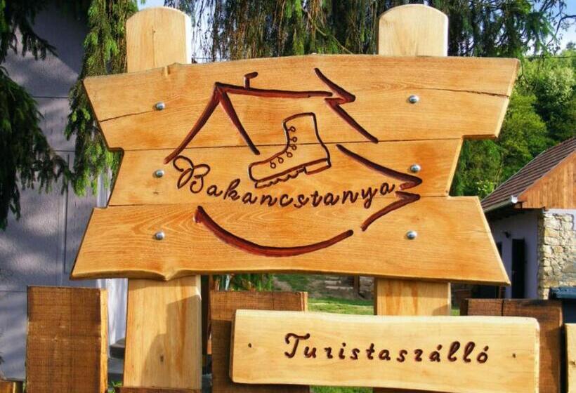 فندق صغير Bakancstanya