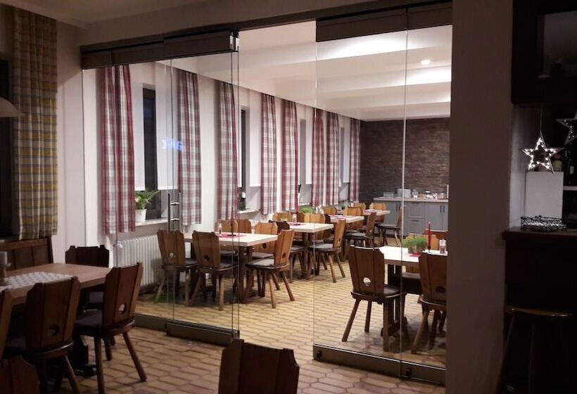 ユースホステル Landgasthof Zum Goldenen Löwen