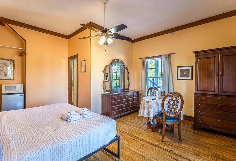 فندق صغير St George Inn