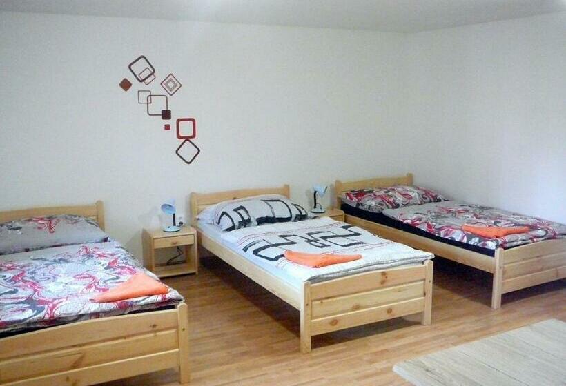 הוסטל Ubytování Nad Bisonem