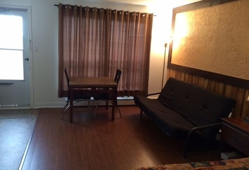 مبيت وإفطار Carleton Motel And Coffee Shop