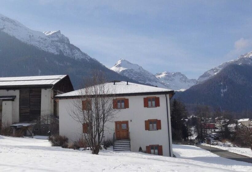 Bed and Breakfast Chasa Randulina