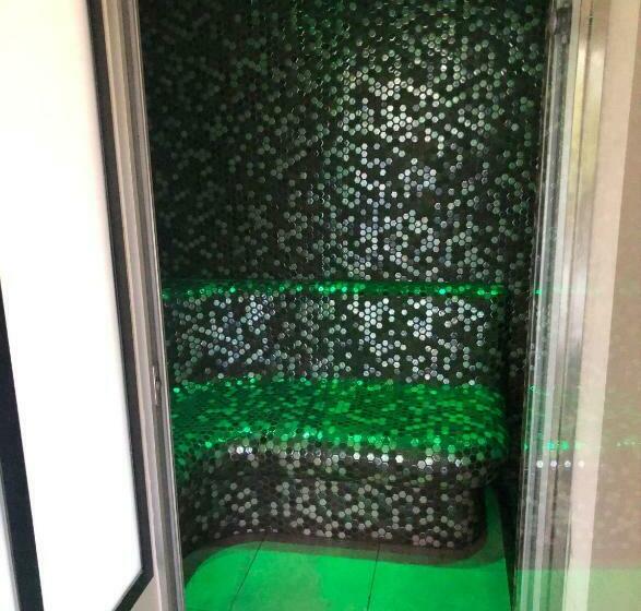 مبيت وإفطار Ferme Historique Jean De La Fontaine Et Ses Chambres D Hôtes Hammam Spa   4 étoiles