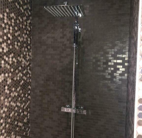 مبيت وإفطار Ferme Historique Jean De La Fontaine Et Ses Chambres D Hôtes Hammam Spa   4 étoiles