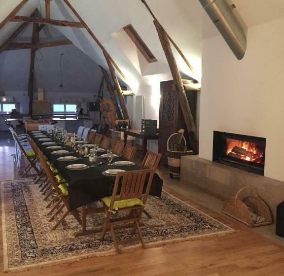 مبيت وإفطار Ferme Historique Jean De La Fontaine Et Ses Chambres D Hôtes Hammam Spa   4 étoiles