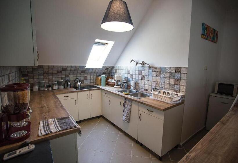 مبيت وإفطار Gyulavezér Lovasbirodalma