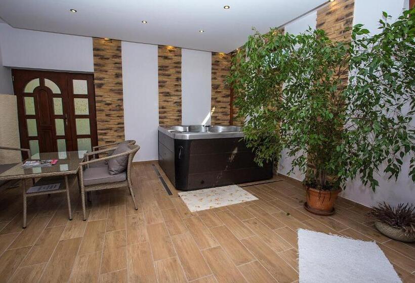 مبيت وإفطار Gyulavezér Lovasbirodalma