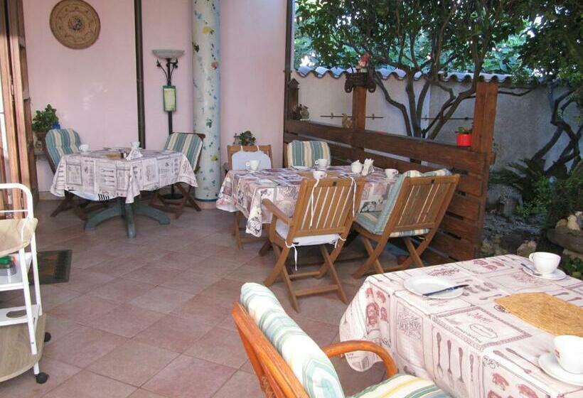 مبيت وإفطار Il Portico