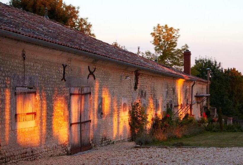 مبيت وإفطار Logis Du Paradis