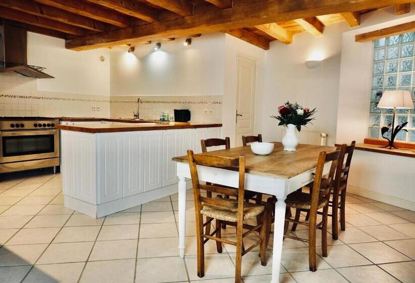 مبيت وإفطار Logis Du Paradis