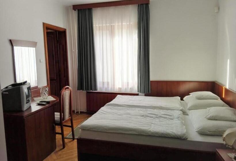 مبيت وإفطار Pénzpataki Vadászház