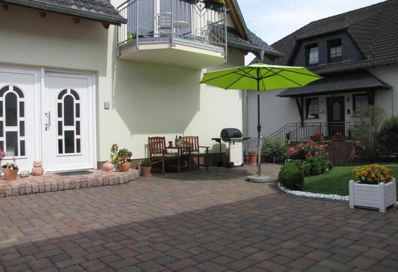 住宿加早餐  Weingut U. Gästehaus Menten