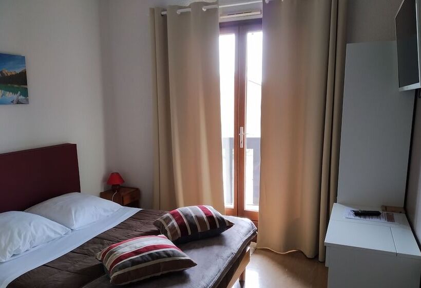 Chalet Hotel Les Marmottes 2 étoiles Nn