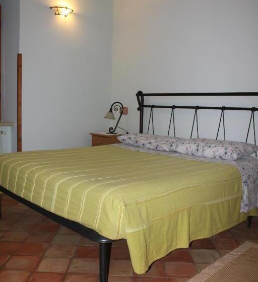 בית מלון כפרי Agriturismo Il Castagneto