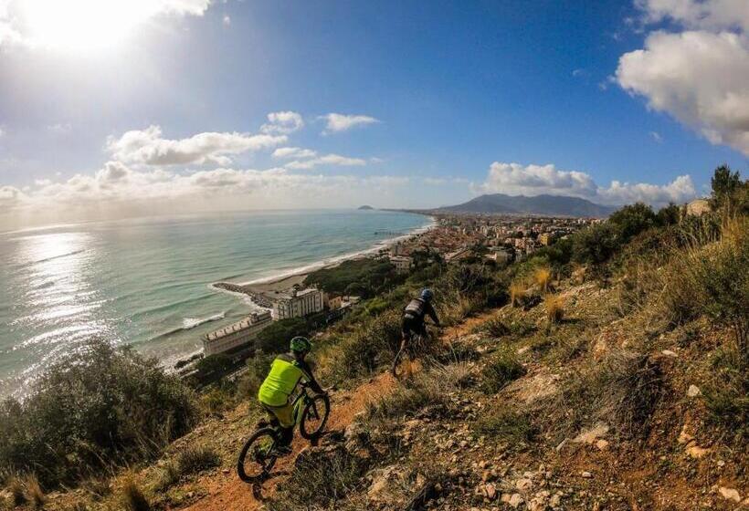 בית מלון כפרי Agriturismo Monte Acuto   Natura, Mare & Relax In Piscina