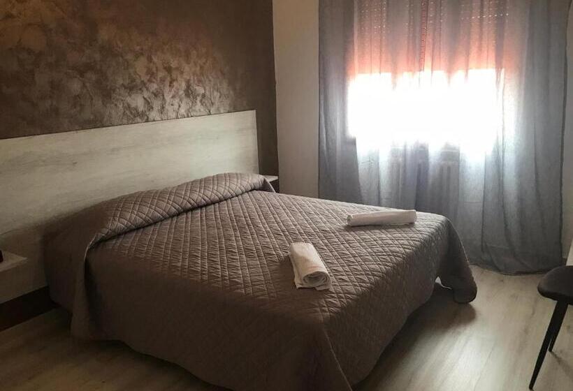 ホテル Albergo Ristorante Uspa