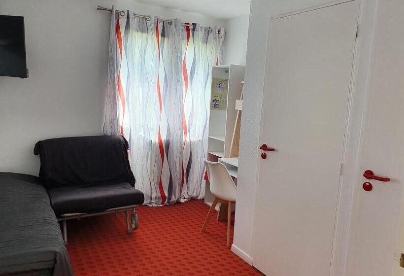 فندق De La Poste