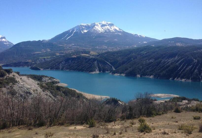 فندق De La Poste