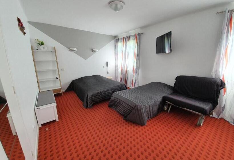 فندق De La Poste