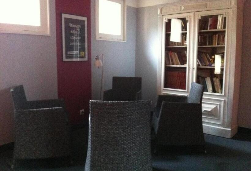 فندق De La Poste