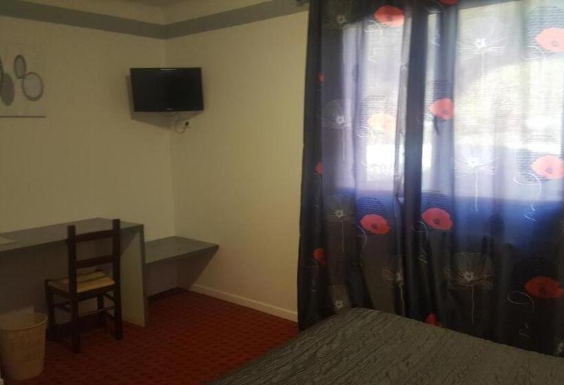 فندق De La Poste