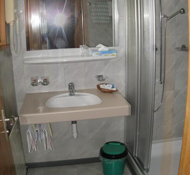 فندق Garni Traube B&b