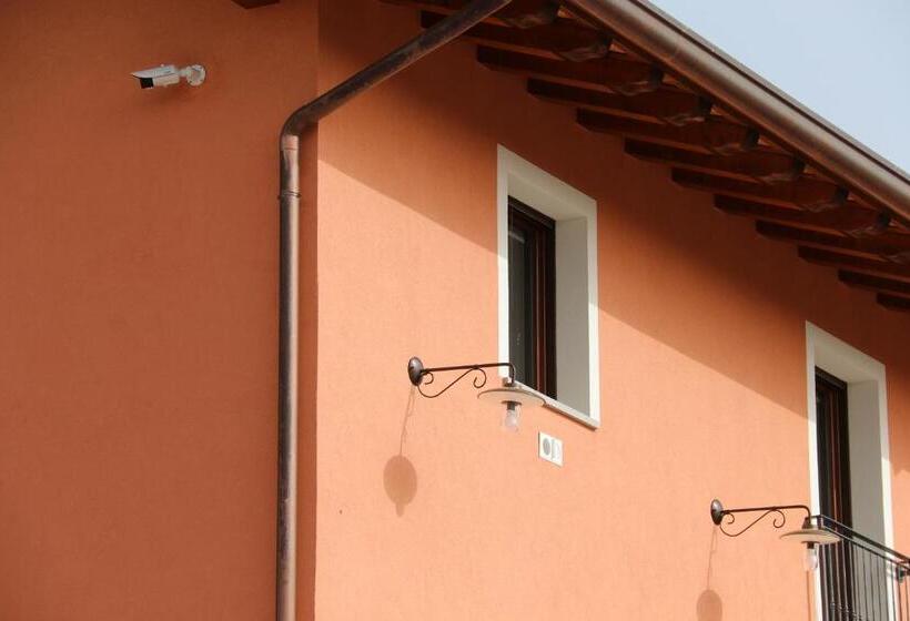 בית מלון כפרי Gigante Wine & Welcome