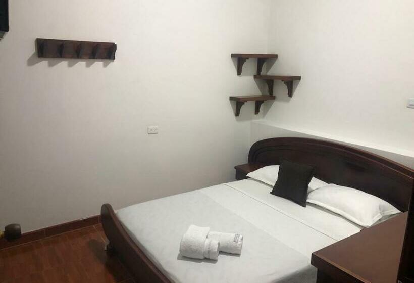 هتل Las Marías Family Home