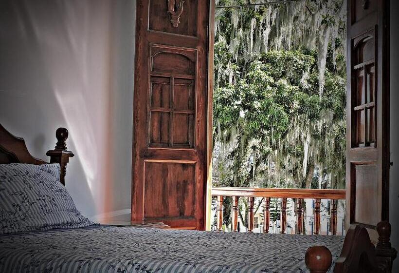 هتل Las Marías Family Home