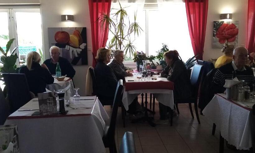 בית מלון כפרי Le Grand Jardin