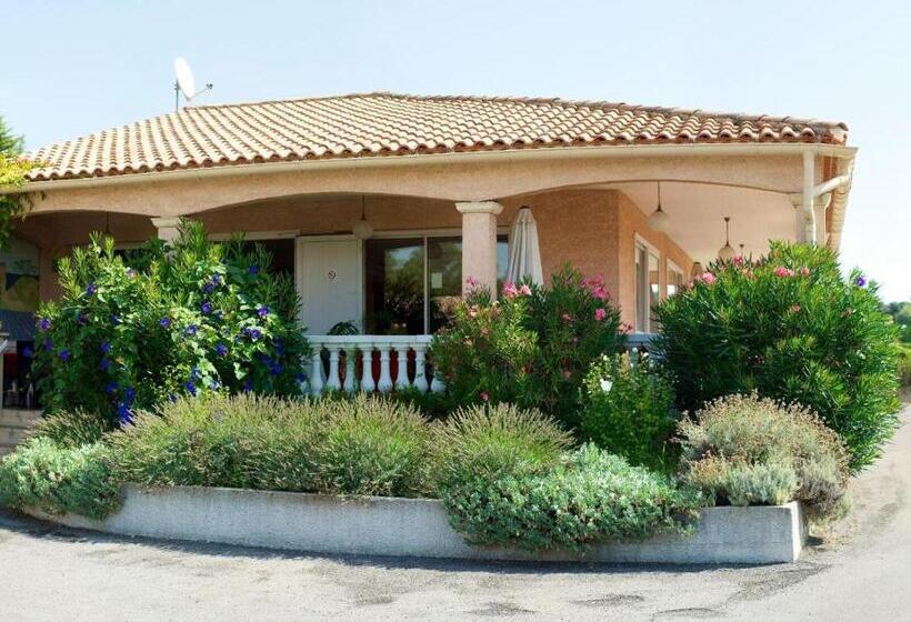 בית מלון כפרי Le Grand Jardin