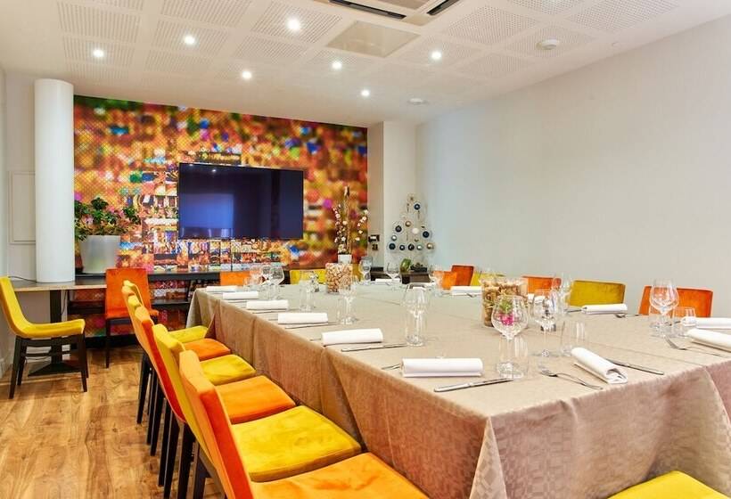 ホテル Le Place Neuve