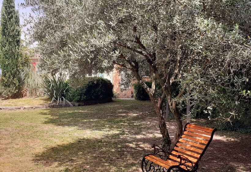 בית מלון כפרי Logis Hôtel Restaurant Le Clos Des Capitelles