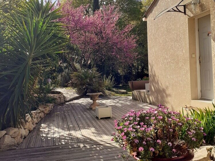 בית מלון כפרי Logis Hôtel Restaurant Le Clos Des Capitelles