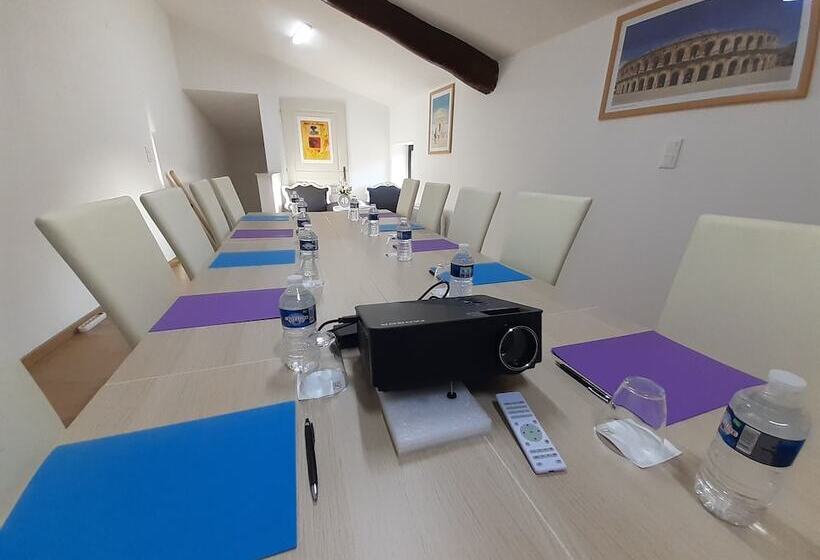 בית מלון כפרי Logis Hôtel Restaurant Le Clos Des Capitelles