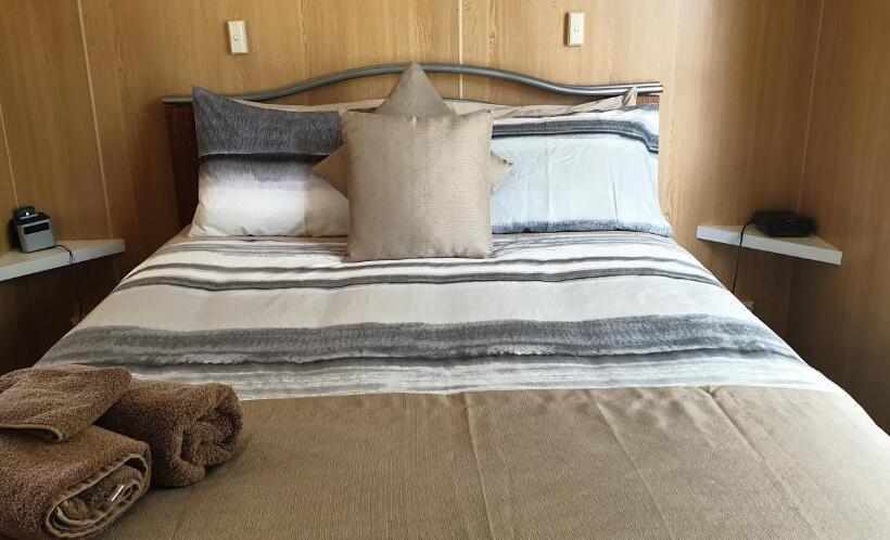 בית מלון כפרי Mount Rumney Escapes   1h Haven Horse House