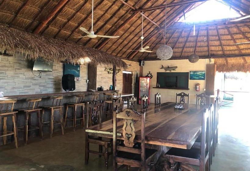 فندق Mangrove King Fishing Lodge