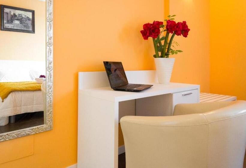 בית מלון כפרי Padus Meublè Parma