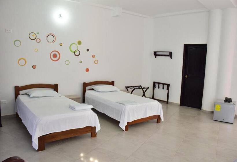 Отель Plaza Real Montelíbano