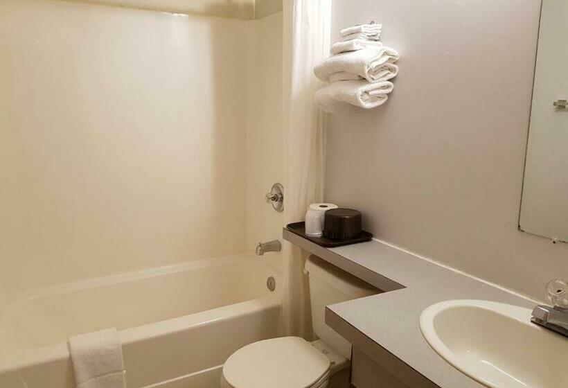 فندق Prospector Inn