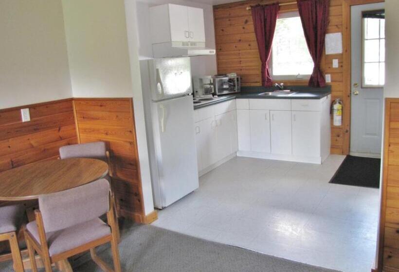 فندق Quiet Bay Inn & Café