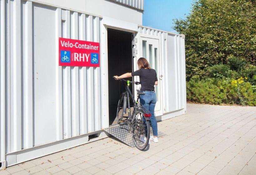 ホテル Restaurant Rhy